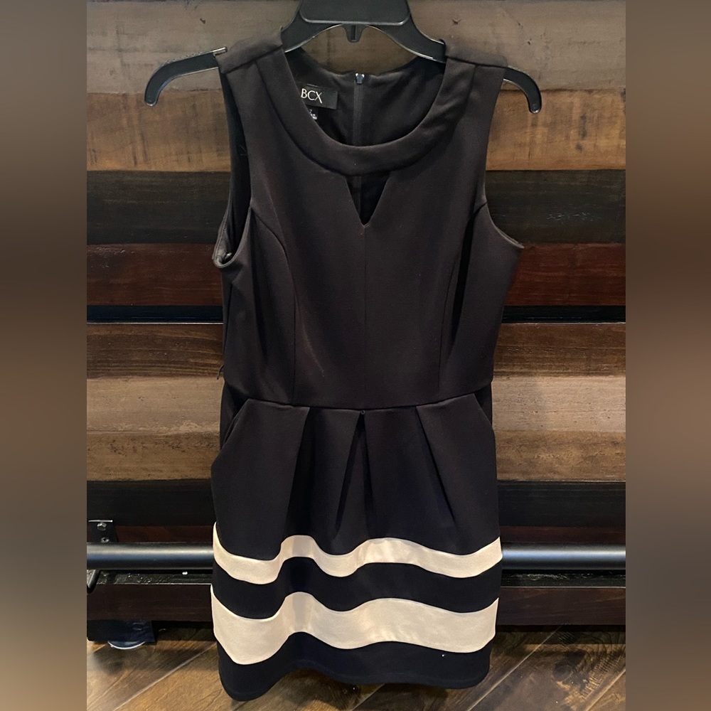 Juniors Dress - Short Sleeve